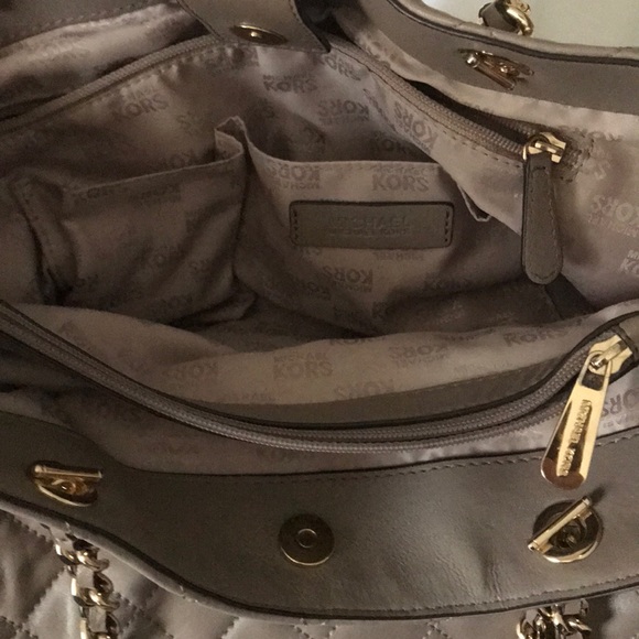 Micheal Kors Susan Quilted Leather Purse NWOT - Picture 5 of 6